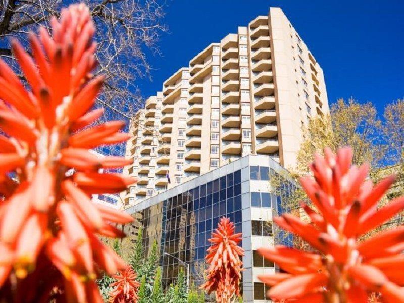 Mantra On The Park Aparthotel Melbourne Exterior foto