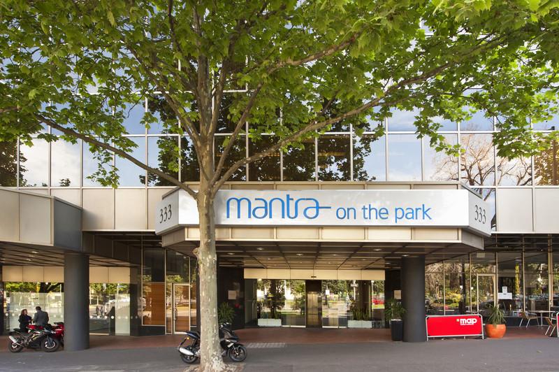 Mantra On The Park Aparthotel Melbourne Exterior foto