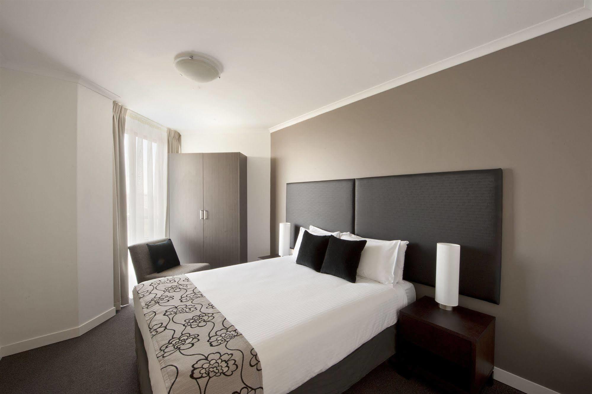 Mantra On The Park Aparthotel Melbourne Exterior foto