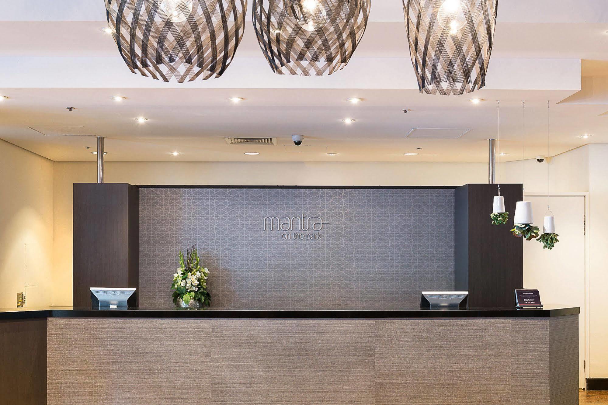 Mantra On The Park Aparthotel Melbourne Exterior foto