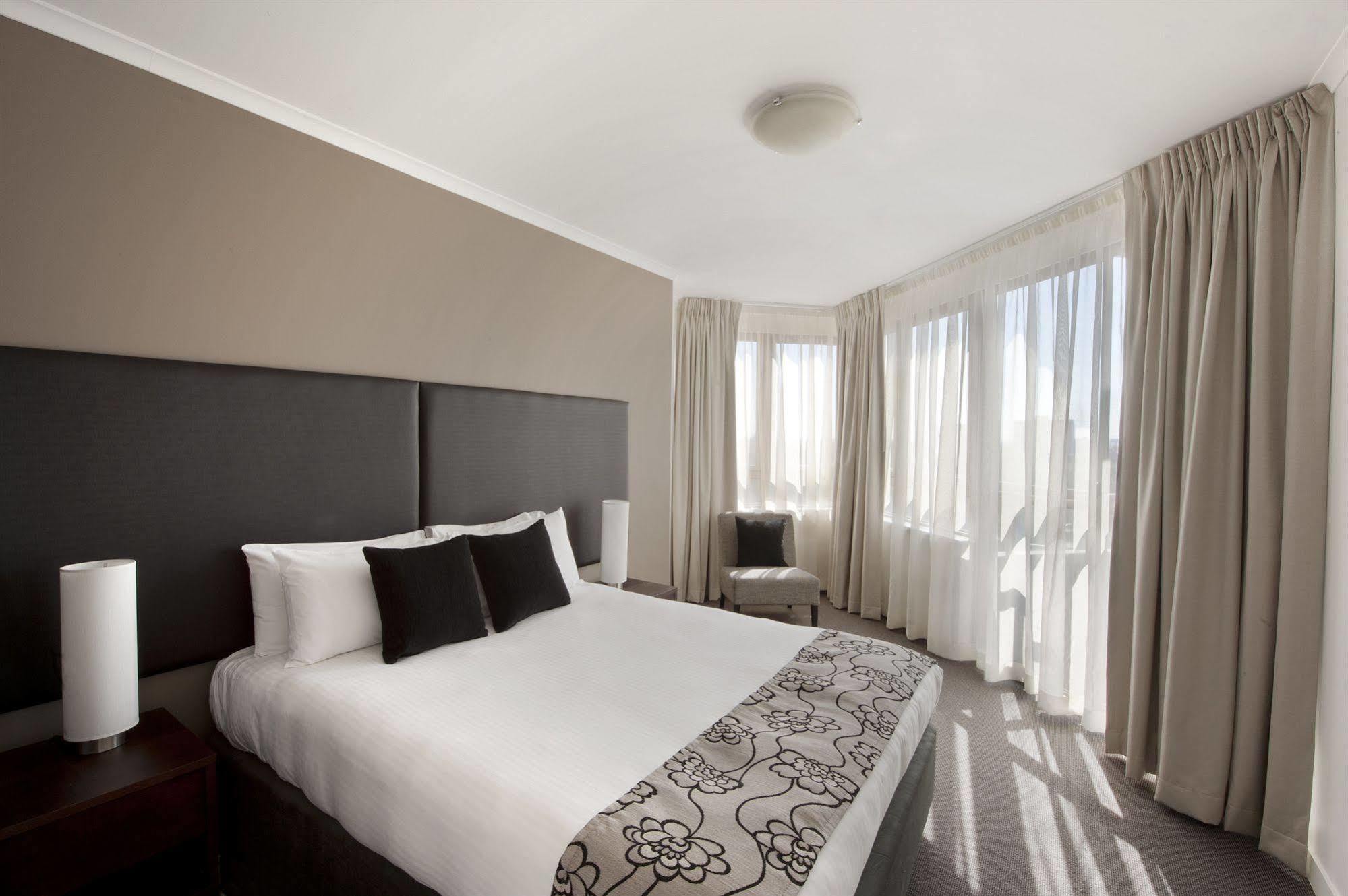 Mantra On The Park Aparthotel Melbourne Exterior foto