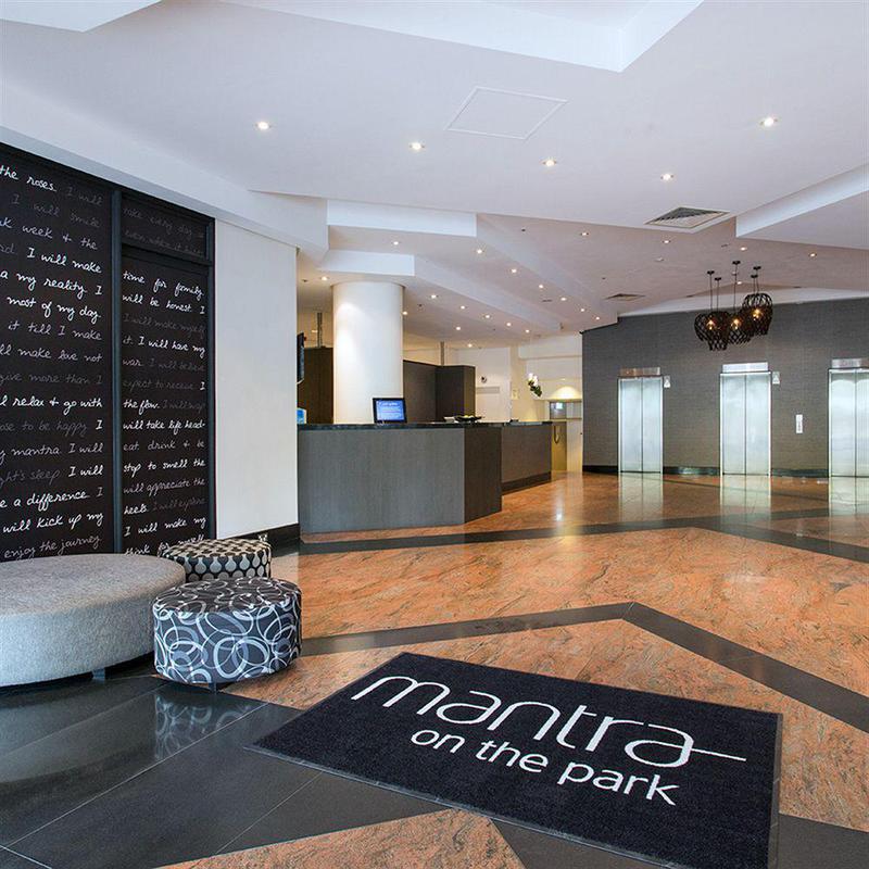 Mantra On The Park Aparthotel Melbourne Exterior foto